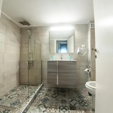 Club 2 Apartment